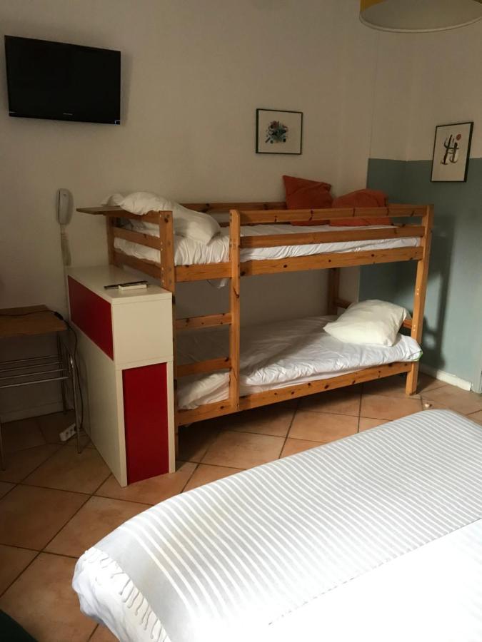 hôtel la tour des fées Quissac  Esterno foto